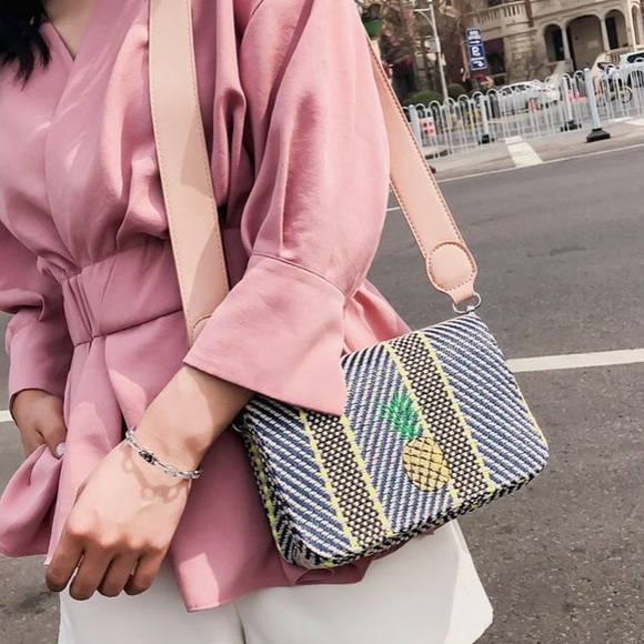 🎉HP🎉 🆕 CEBU Pineapple Shoulder Bag - Picture 6 of 8